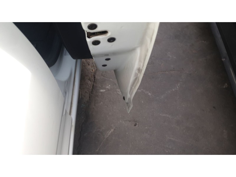 Recambio de cerradura puerta delantera derecha para dacia sandero basis referencia OEM IAM 825026816R  