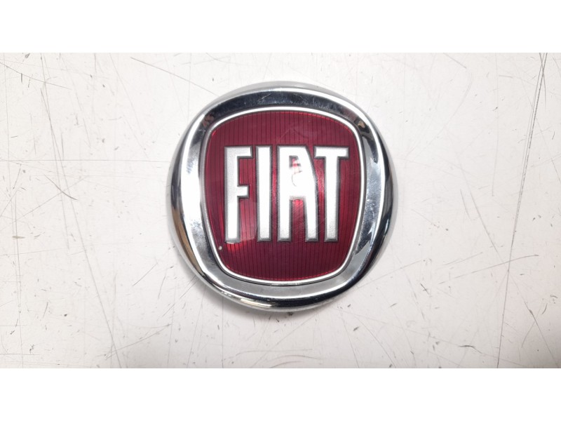Recambio de moldura para fiat 500 referencia OEM IAM FTV0171011  