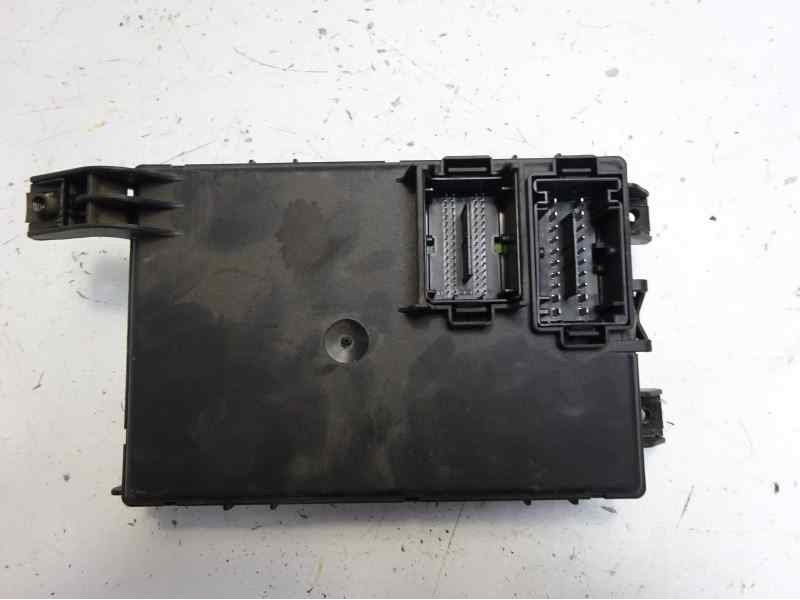 Recambio de caja reles / fusibles para opel corsa d essentia referencia OEM IAM 131142241 000292540 28084929