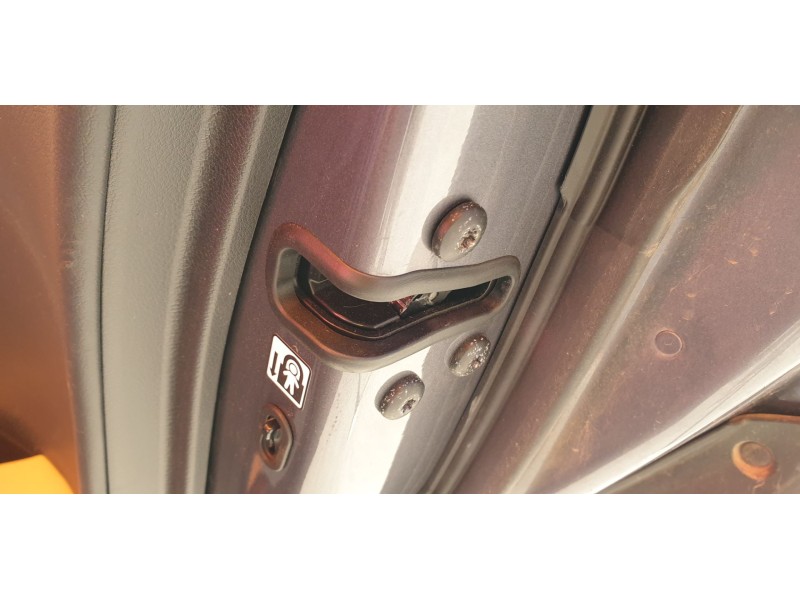 Recambio de cerradura puerta trasera derecha para lexus ux (za10) 250h referencia OEM IAM 6905076020  