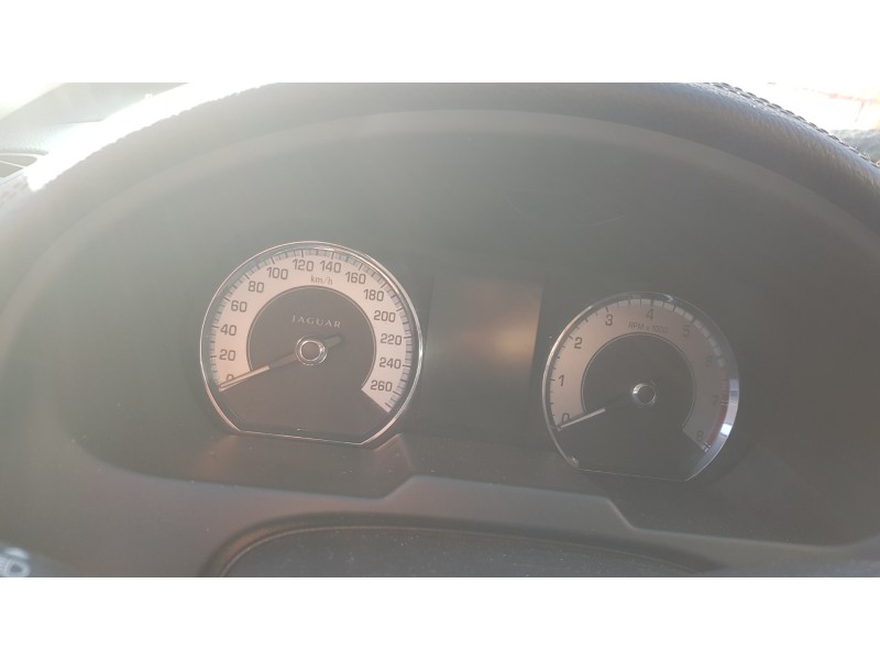 jaguar xf del año 2010