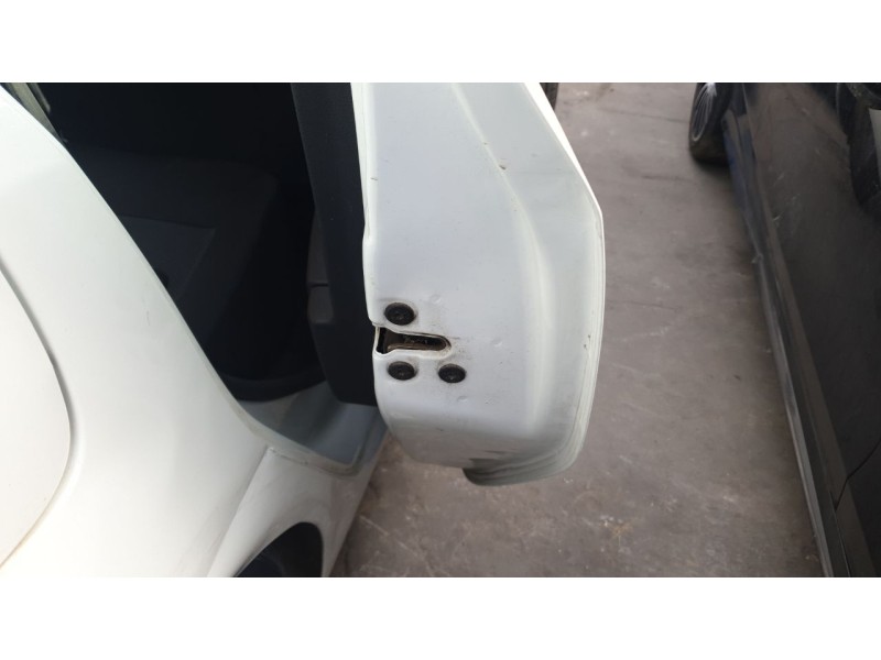Recambio de cerradura puerta trasera derecha para dacia sandero basis referencia OEM IAM 825022281R  