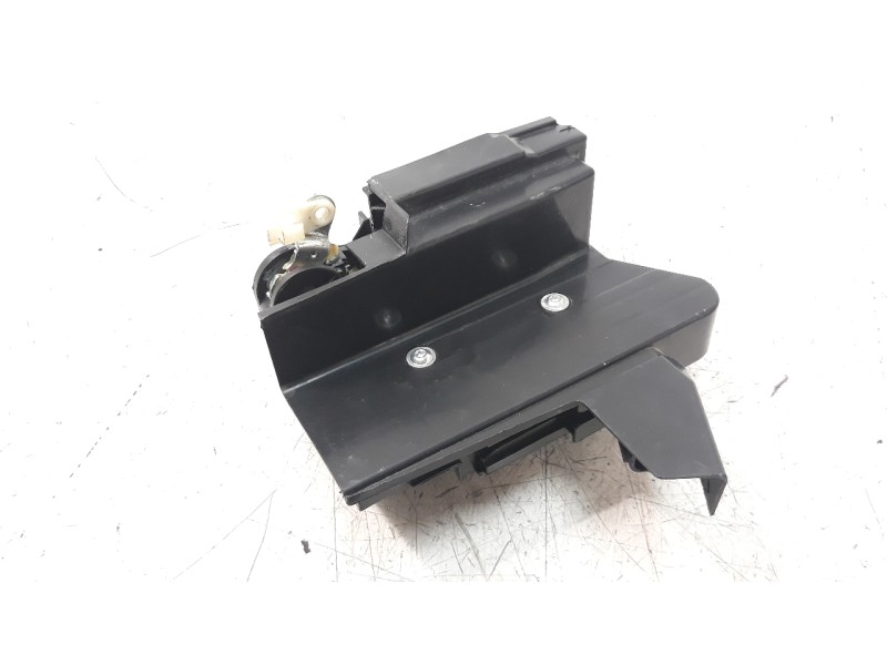 Recambio de cerradura puerta trasera derecha para dacia sandero basis referencia OEM IAM 825022281R  