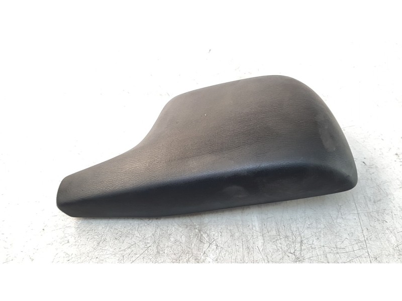 Recambio de apoyabrazos central para mazda 3 lim. () 2.2 turbodiesel cat referencia OEM IAM BHN164420D02  