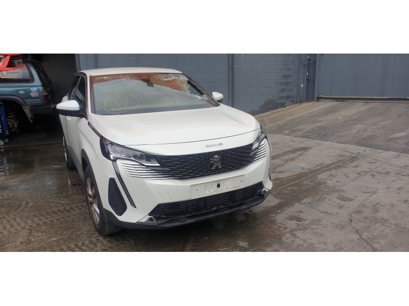 peugeot 3008 del año 2021