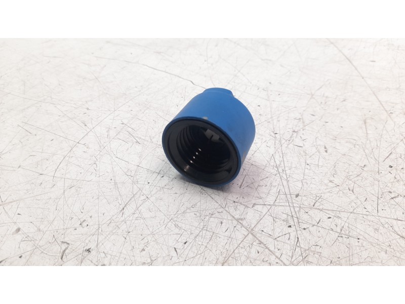 Recambio de tapon combustible para ssangyong rexton limited 4x4 referencia OEM IAM ADBLUE  