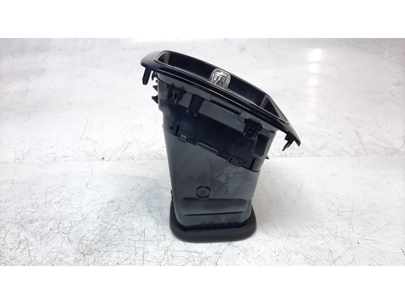 Recambio de aireador derecho para volvo v60 familiar 2.0 diesel cat referencia OEM IAM 31477876  