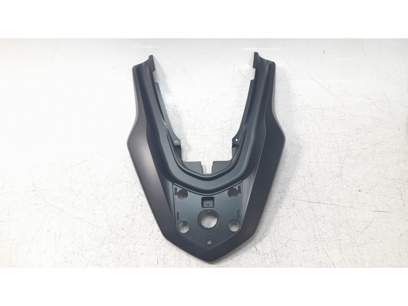 Recambio de moldura para honda pcx 125 referencia OEM IAM 84151K1ZJ100  