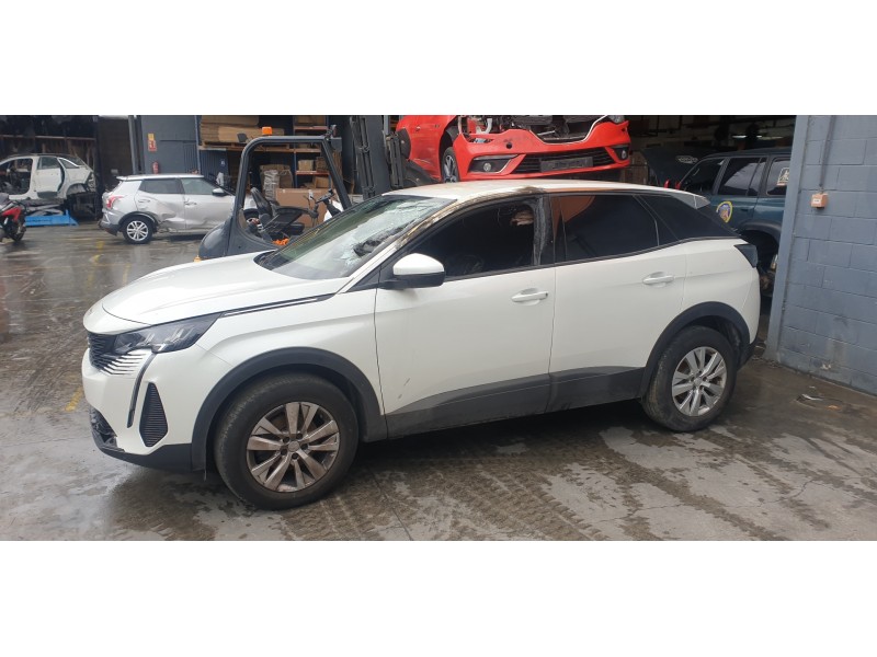 peugeot 3008 del año 2021