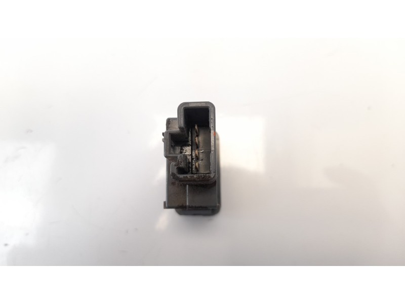Recambio de interruptor para toyota hilux (kun) 2.5 turbodiesel referencia OEM IAM 847250K010  