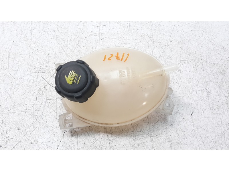 Recambio de deposito expansion para dacia sandero basis referencia OEM IAM 217104354R  