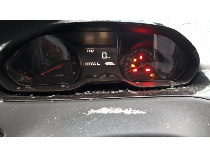 peugeot 208 del año 2015