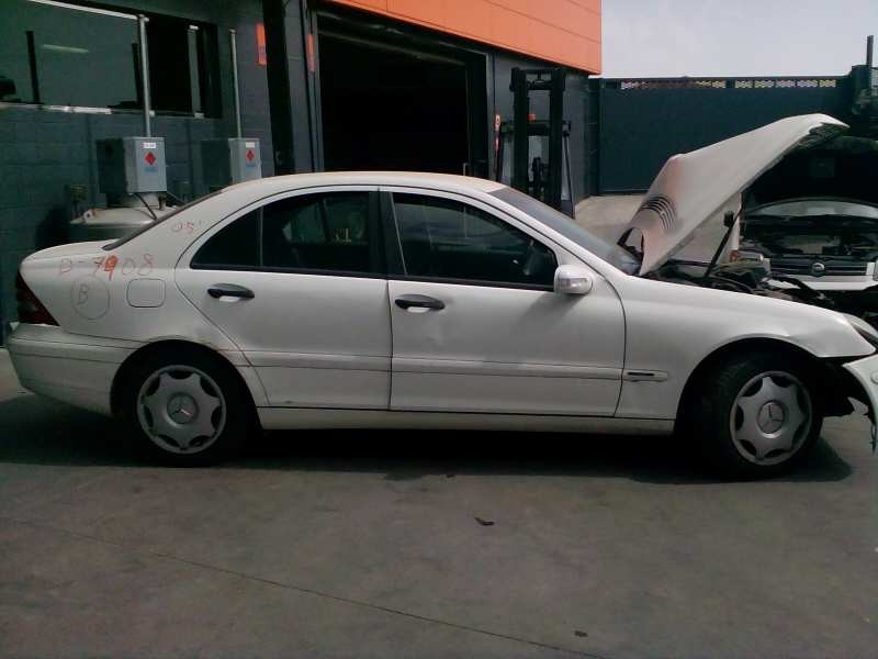 mercedes-benz clase c (w203) berlina del año 2005