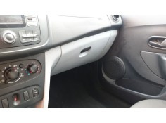 Recambio de guantera para dacia sandero basis referencia OEM IAM 685116430R   2