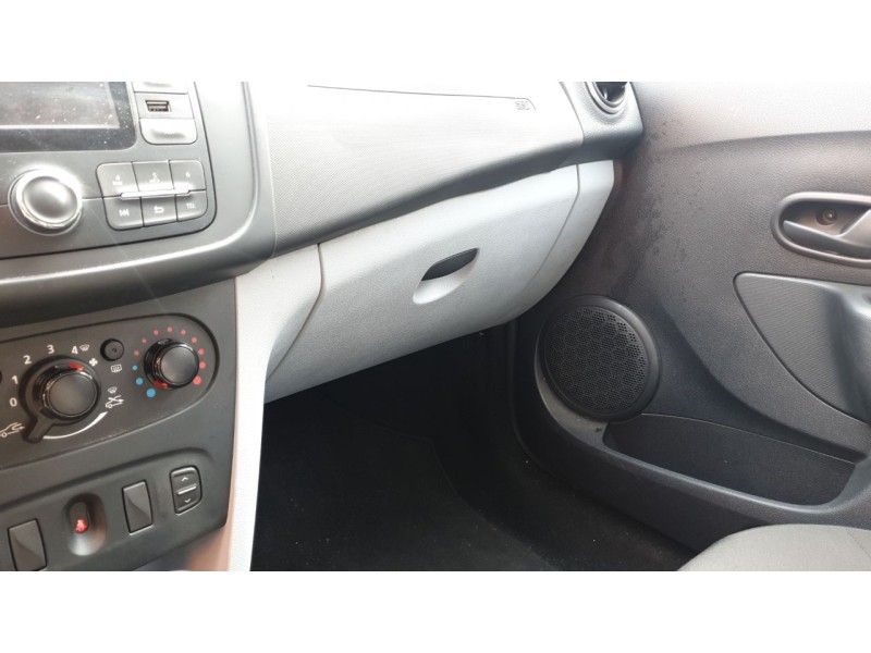 Recambio de guantera para dacia sandero basis referencia OEM IAM 685116430R  