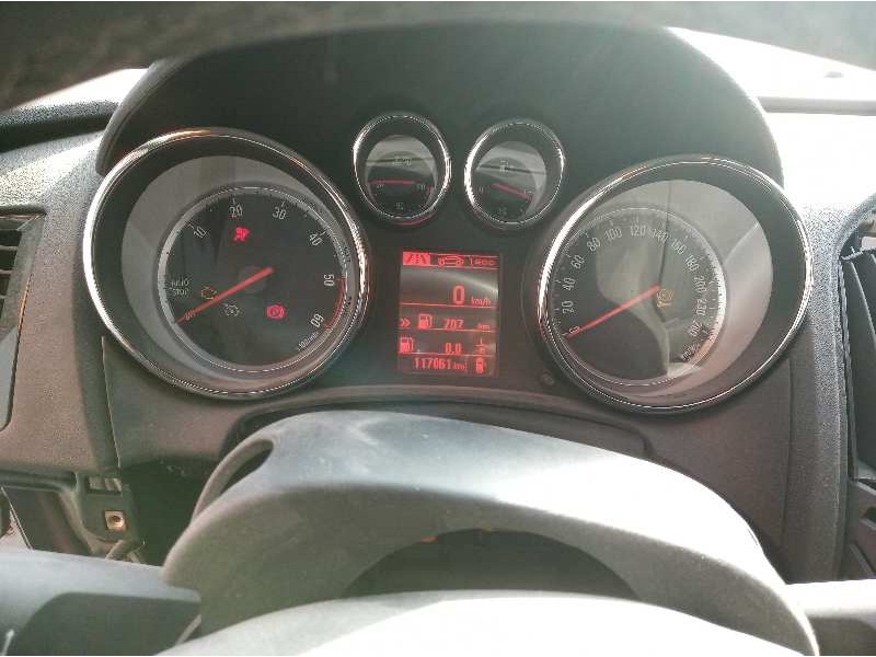 opel astra j gtc del año 2013