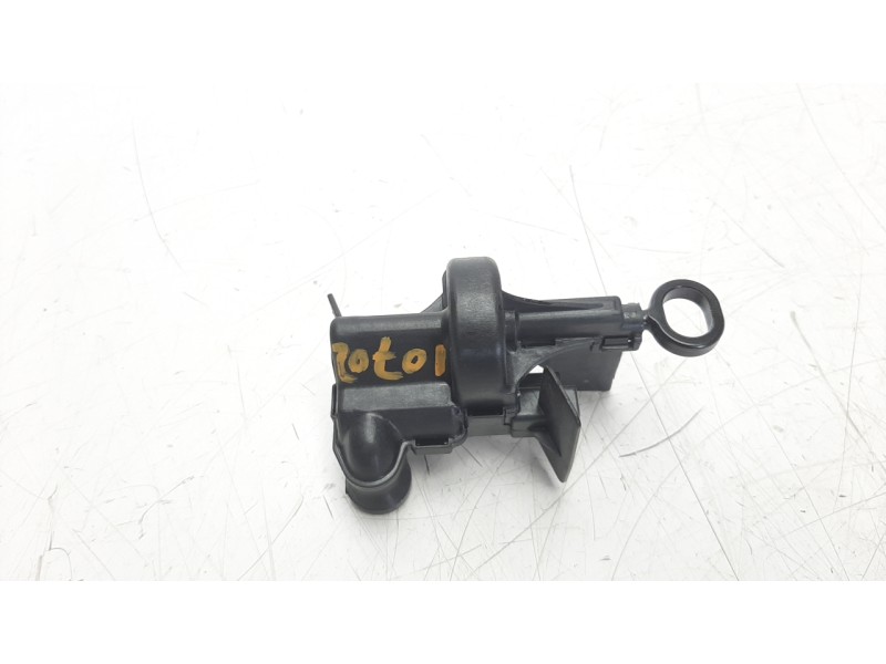 Recambio de tapa exterior combustible para toyota aygo 1.0 cat referencia OEM IAM 210619  