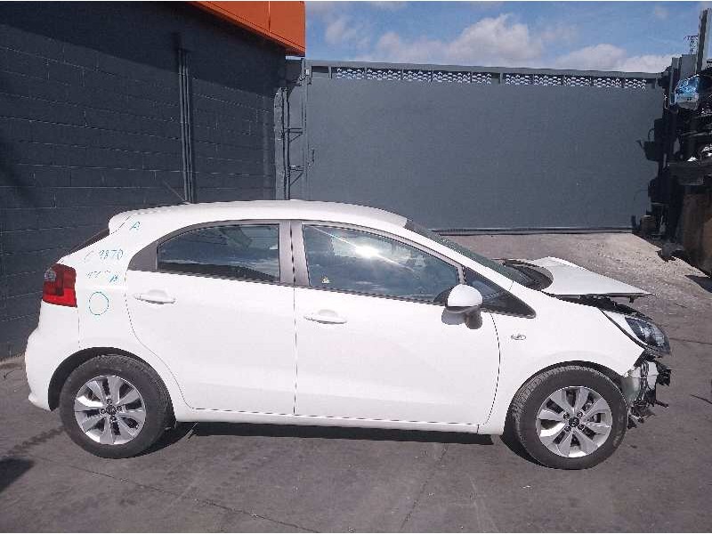 kia rio (yb) del año 2017