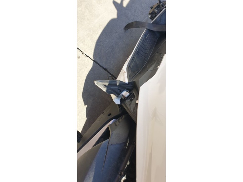 Recambio de estribera izquierda para honda pcx 125 referencia OEM IAM 50740K1ZJ10  