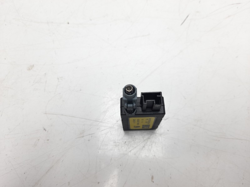 Recambio de antena para citroen c4 picasso referencia OEM IAM 9807982580  