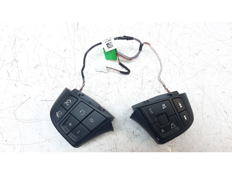 Recambio de mando volante para volvo v40 1.6 diesel cat referencia OEM IAM 31334455 31334462 