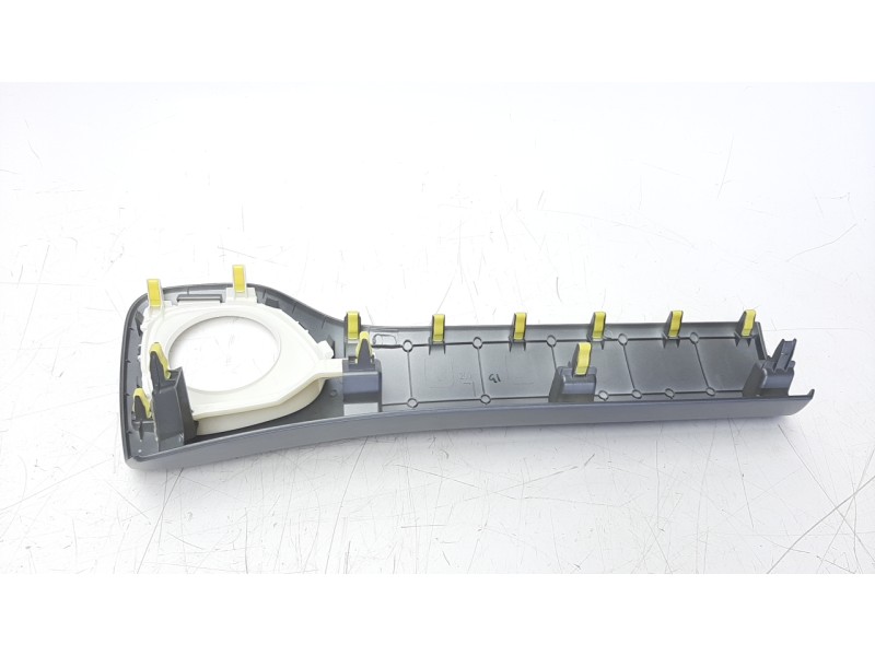 Recambio de moldura para toyota aygo 1.0 cat referencia OEM IAM 550120H020  