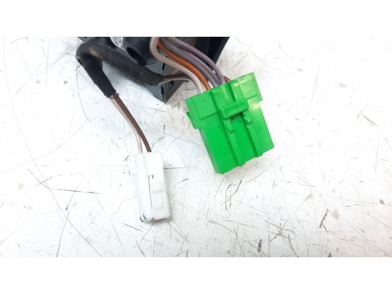 Recambio de mando volante para volvo v40 1.6 diesel cat referencia OEM IAM 31334455 31334462 