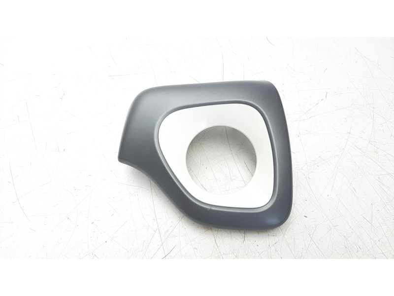 Recambio de moldura para toyota aygo 1.0 cat referencia OEM IAM 550110H020  