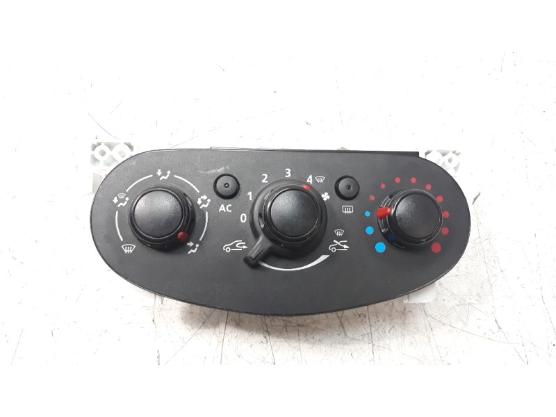 Recambio de mando calefaccion / aire acondicionado para dacia sandero basis referencia OEM IAM 275106111R  