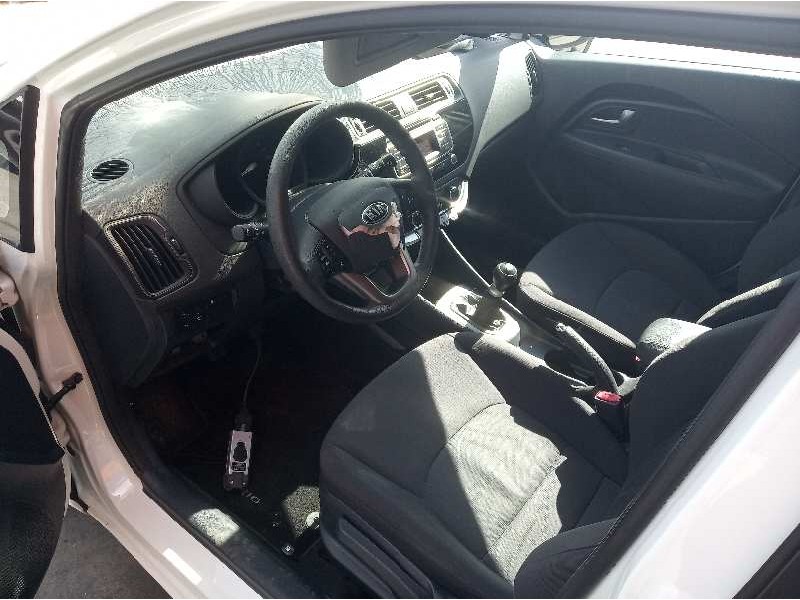 kia rio (yb) del año 2017