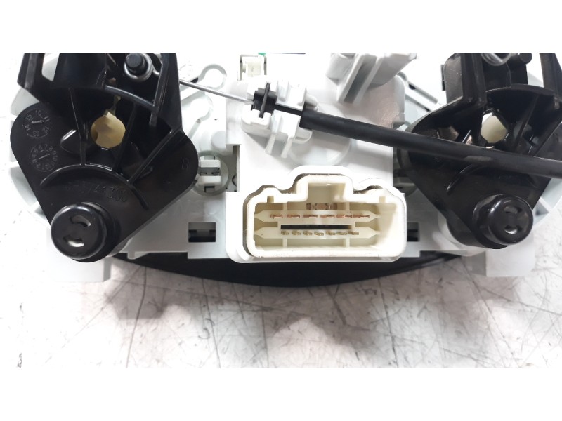 Recambio de mando calefaccion / aire acondicionado para dacia sandero basis referencia OEM IAM 275106111R  