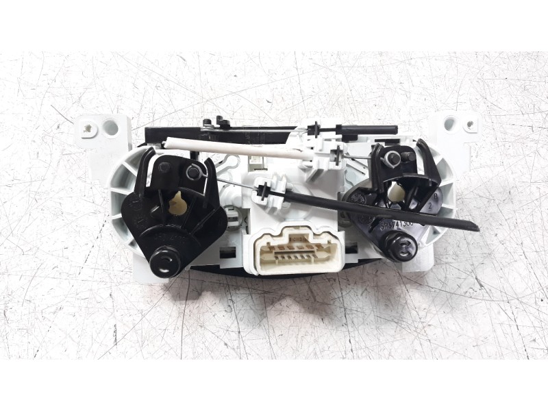 Recambio de mando calefaccion / aire acondicionado para dacia sandero basis referencia OEM IAM 275106111R  