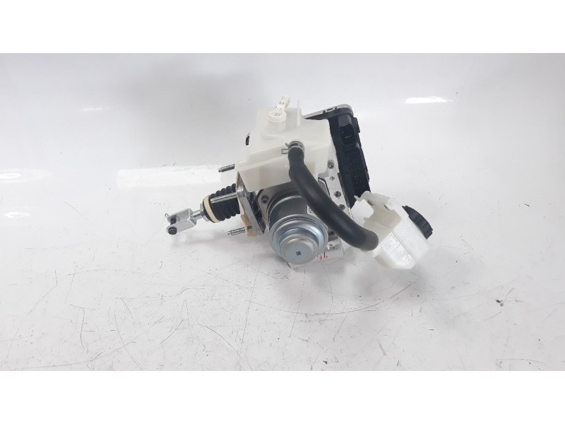 Recambio de abs para mazda 3 berlina (bp) referencia OEM IAM BCYA437A0B  