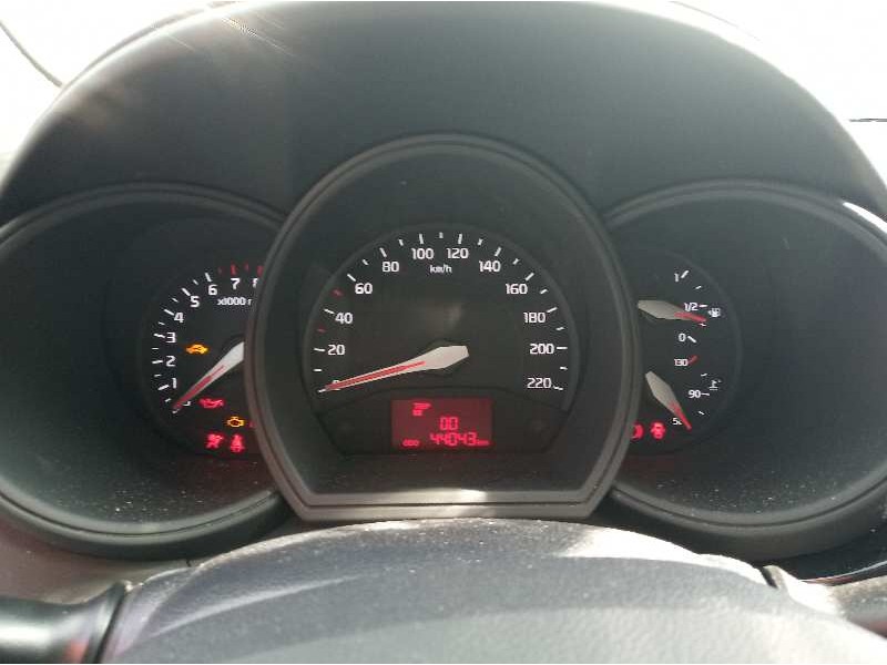 kia rio (yb) del año 2017