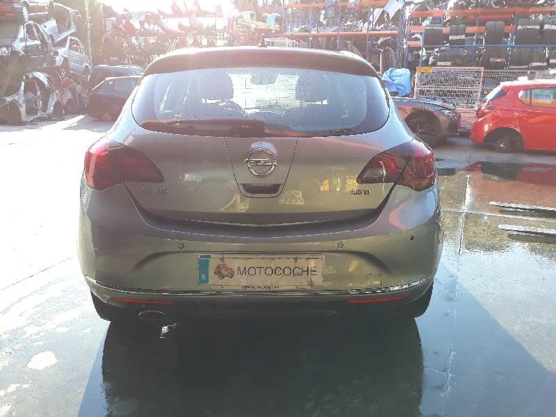 opel astra j lim. del año 2013