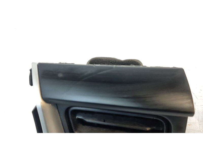 Recambio de aireador central para kia stonic (ybcuv) 1.0 tgdi cat referencia OEM IAM 84740H8AE0WLE  