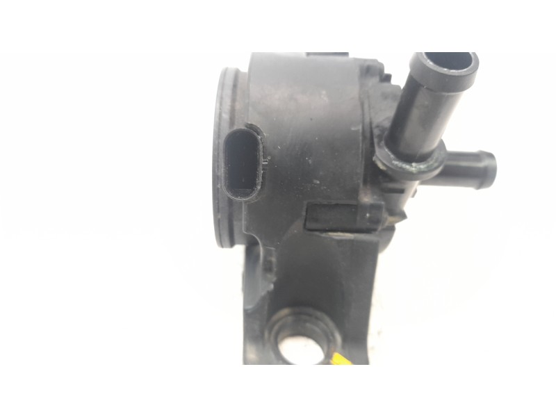Recambio de bomba agua para ssangyong rexton limited 4x4 referencia OEM IAM 2151036020  