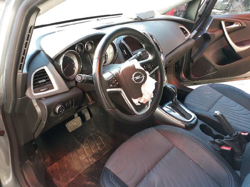 opel astra j lim. del año 2013