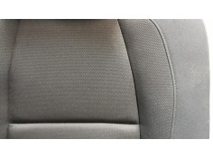 Recambio de asientos traseros para mazda 3 berlina (bp) referencia OEM IAM BDMC8820102   2