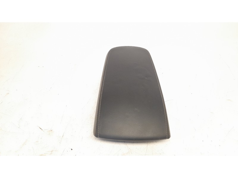 Recambio de apoyabrazos central para volvo xc 40 2.0 diesel cat referencia OEM IAM 31469052  