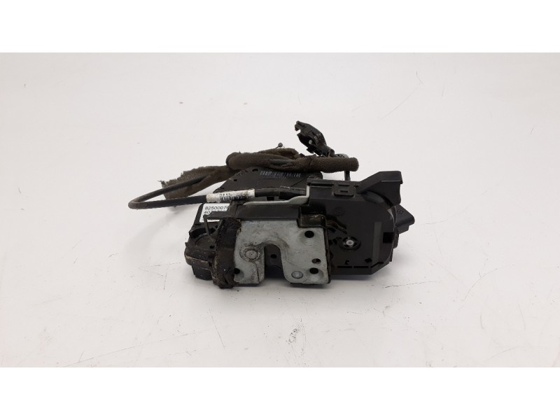 Recambio de cerradura puerta trasera derecha para renault clio iv 0.9 referencia OEM IAM 825000767R  