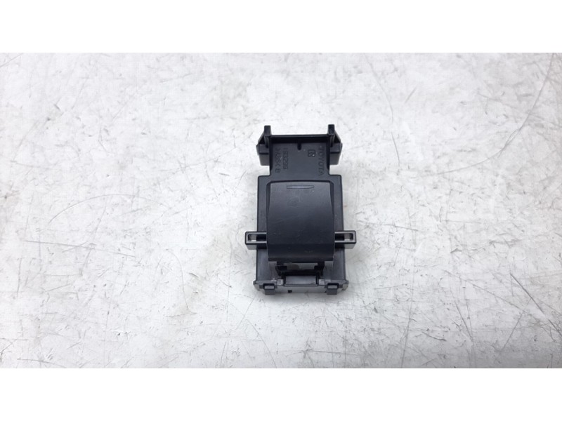 Recambio de mando elevalunas trasero izquierdo para lexus ux (za10) 250h referencia OEM IAM 8481033140  
