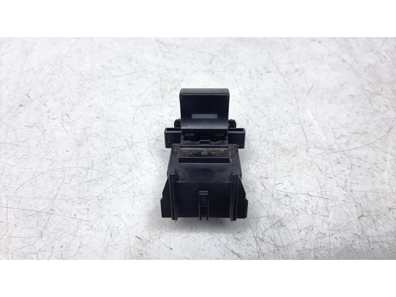 Recambio de mando elevalunas trasero izquierdo para lexus ux (za10) 250h referencia OEM IAM 8481033140  