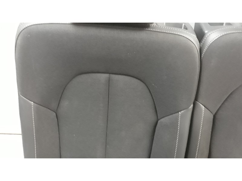 Recambio de asientos traseros para volvo xc 40 2.0 diesel cat referencia OEM IAM 32272090  