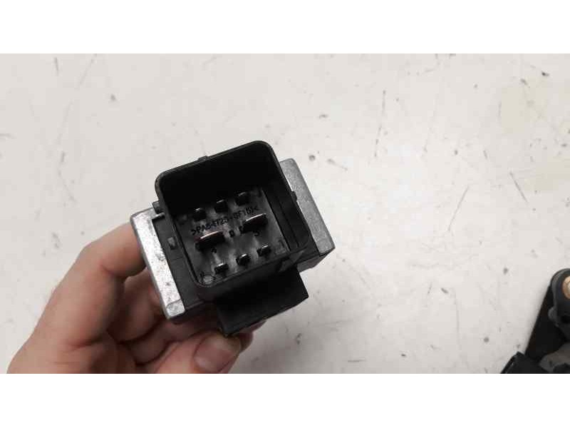 Recambio de caja precalentamiento para nissan nv 200 (m20) kombi comfort referencia OEM IAM 110678071R  