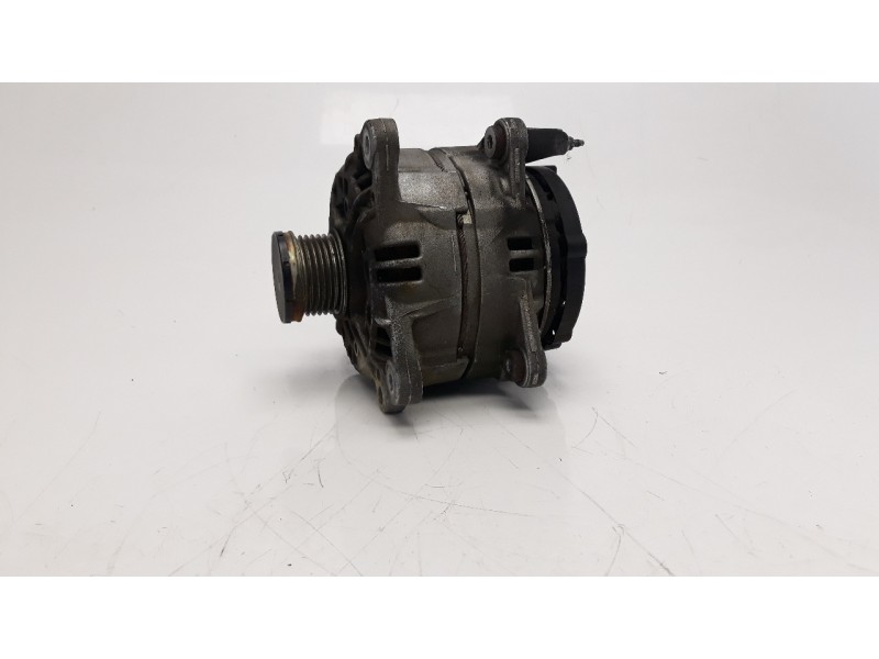 Recambio de alternador para renault clio iv 0.9 referencia OEM IAM 231006007R ALF070501 A10790