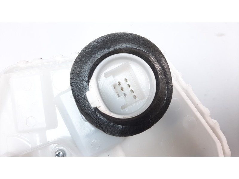 Recambio de cerradura puerta delantera derecha para mazda 3 berlina (bp) referencia OEM IAM BDMC58310B  