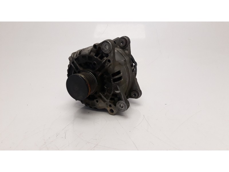 Recambio de alternador para renault clio iv 0.9 referencia OEM IAM 231006007R ALF070501 A10790