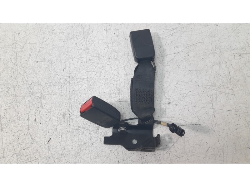 Recambio de enganche cinturon trasero izquierdo para renault laguna iii dynamique referencia OEM IAM 842330220001R  