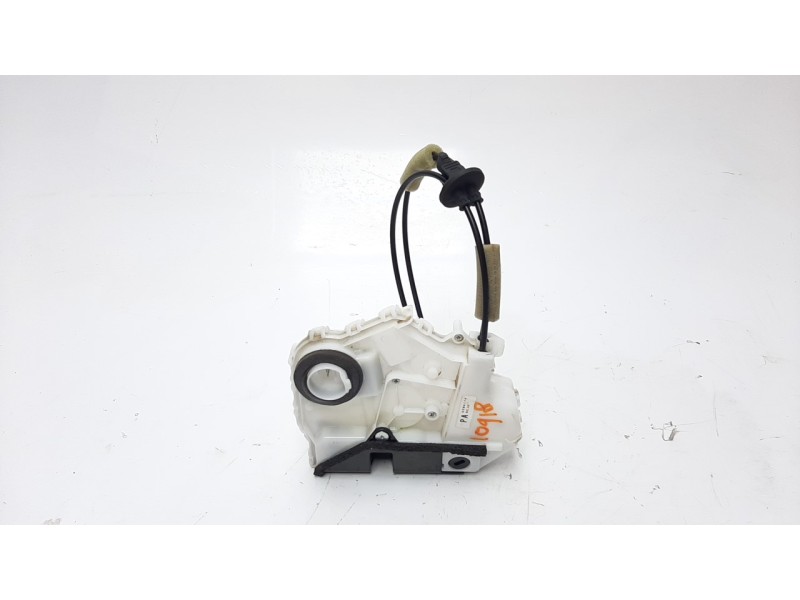 Recambio de cerradura puerta trasera izquierda para mazda 3 berlina (bp) referencia OEM IAM BDMC73310B  